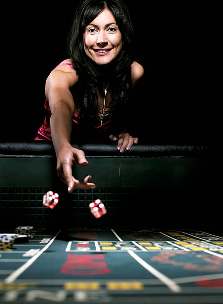 Live Dadu Online table with dice cage and dealer at lipan toto